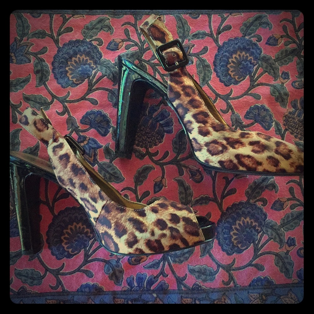 Guess leopard print heels size 7. Comfortable.